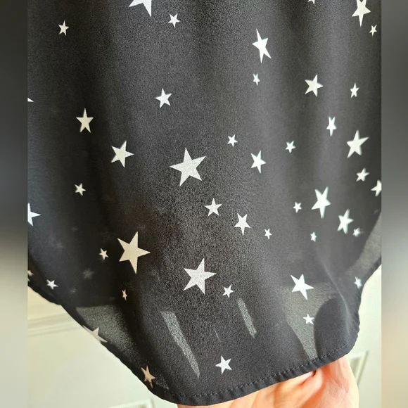 Torrid 00 Harper 3/4 Sleeve Pullover Blouse, Black with White Star Print, EUC - Picture 6 of 7